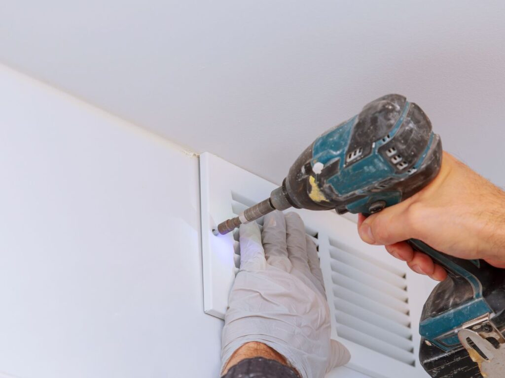 wentylację w ścianie